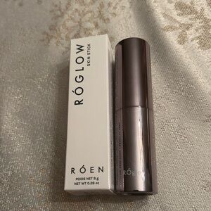 Roen RoGlow skin stick highlighter.